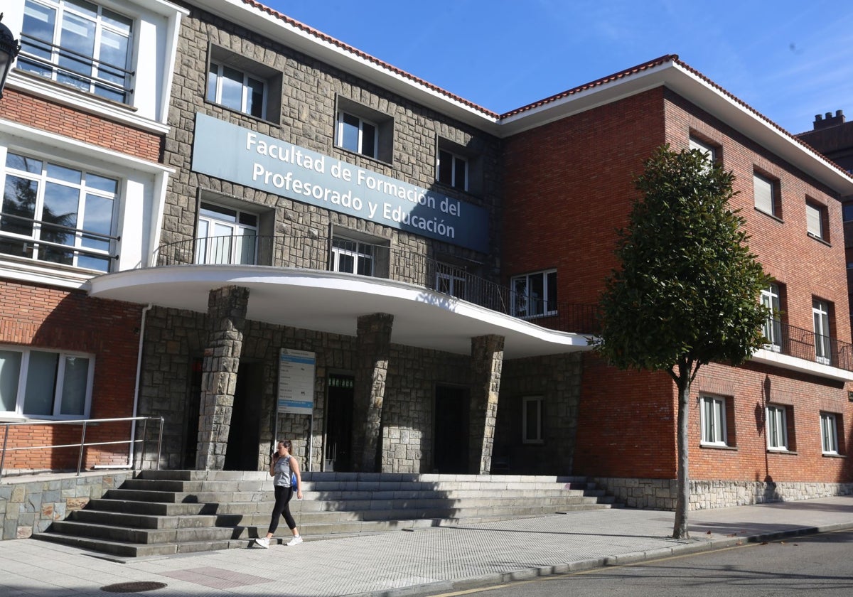 La facultad de Formación del Profesorado y Educación de la Universidad en Llamaquique.