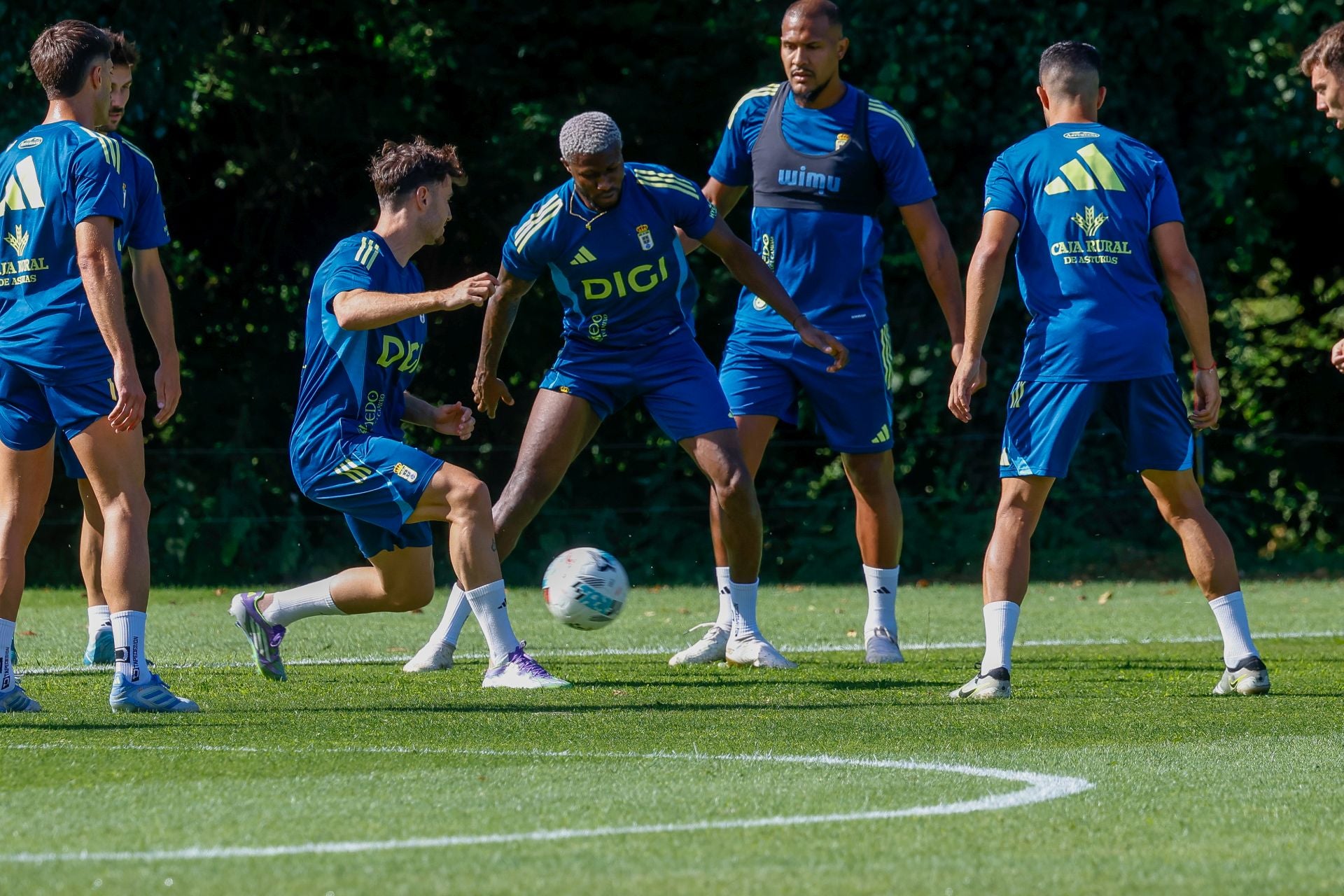 El Real Oviedo vuelve al trabajo en una semana con tres partidos