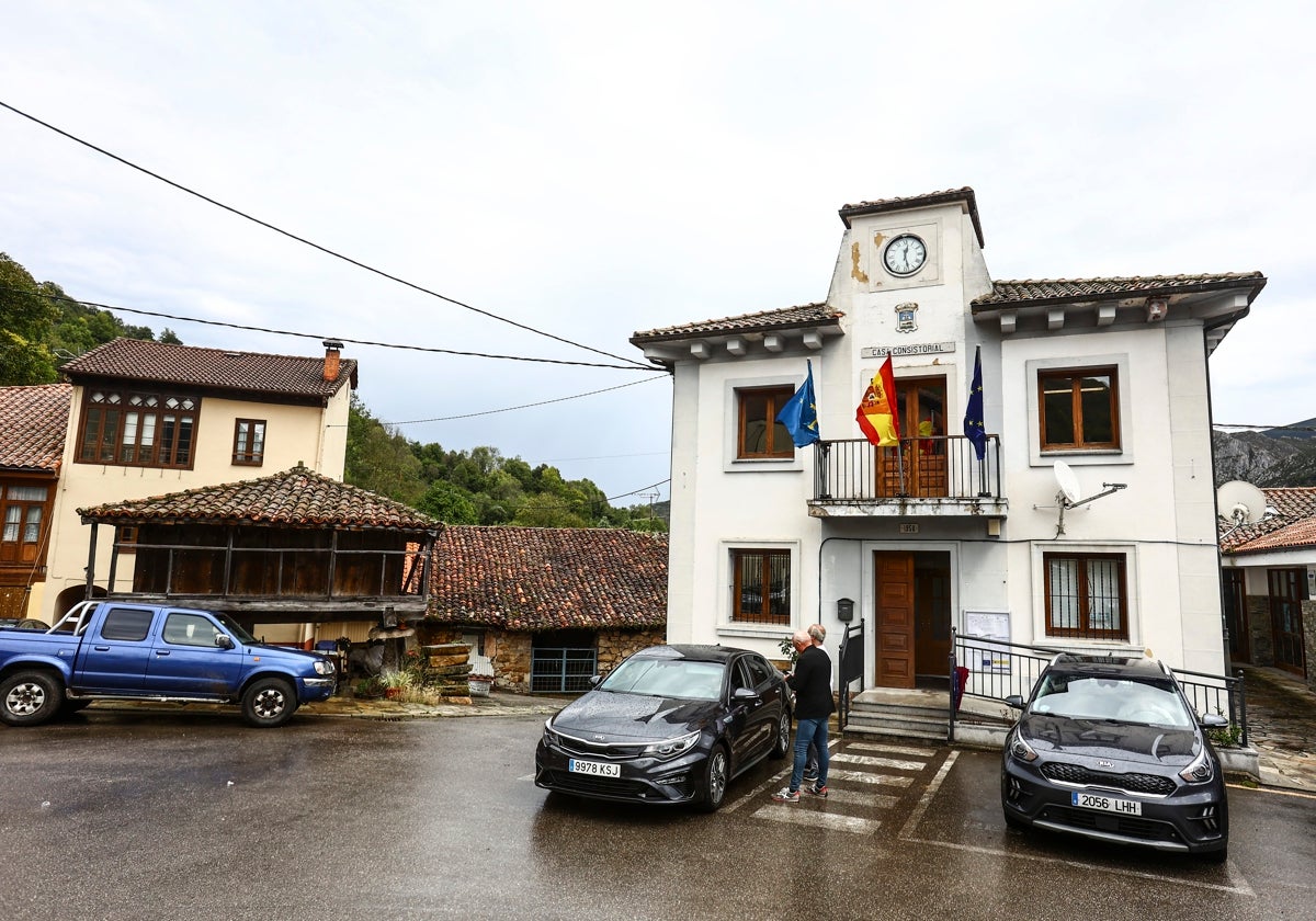 Edificio del Ayuntamiento de Yernes y Tameza, el concejo con las rentas más bajas de Asturias.