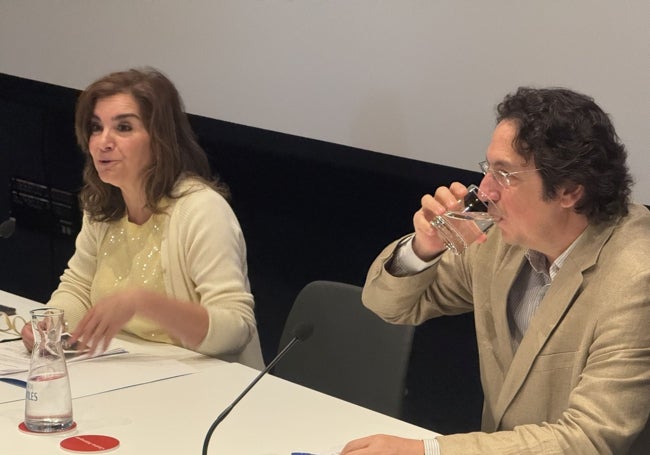 Yolanda Alonso y Carlos Cuadros también presentaron la programación musical.