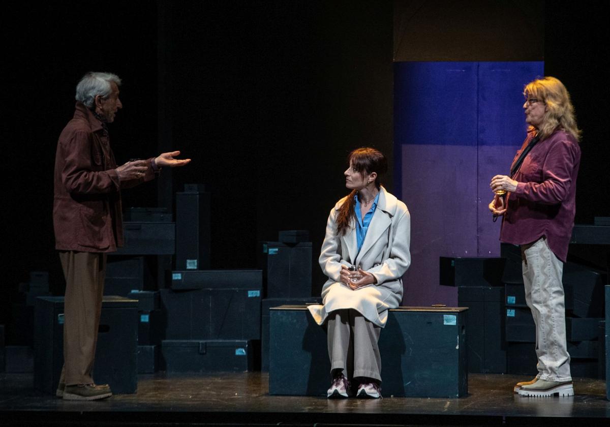 José Sacristán, que vuelve esta temporada a Avilés, interpreta la obra de juan Mayorga 'La colección' en el Teatro Palacio Valdés junto a Ana Marzoa y Zaira Montes.