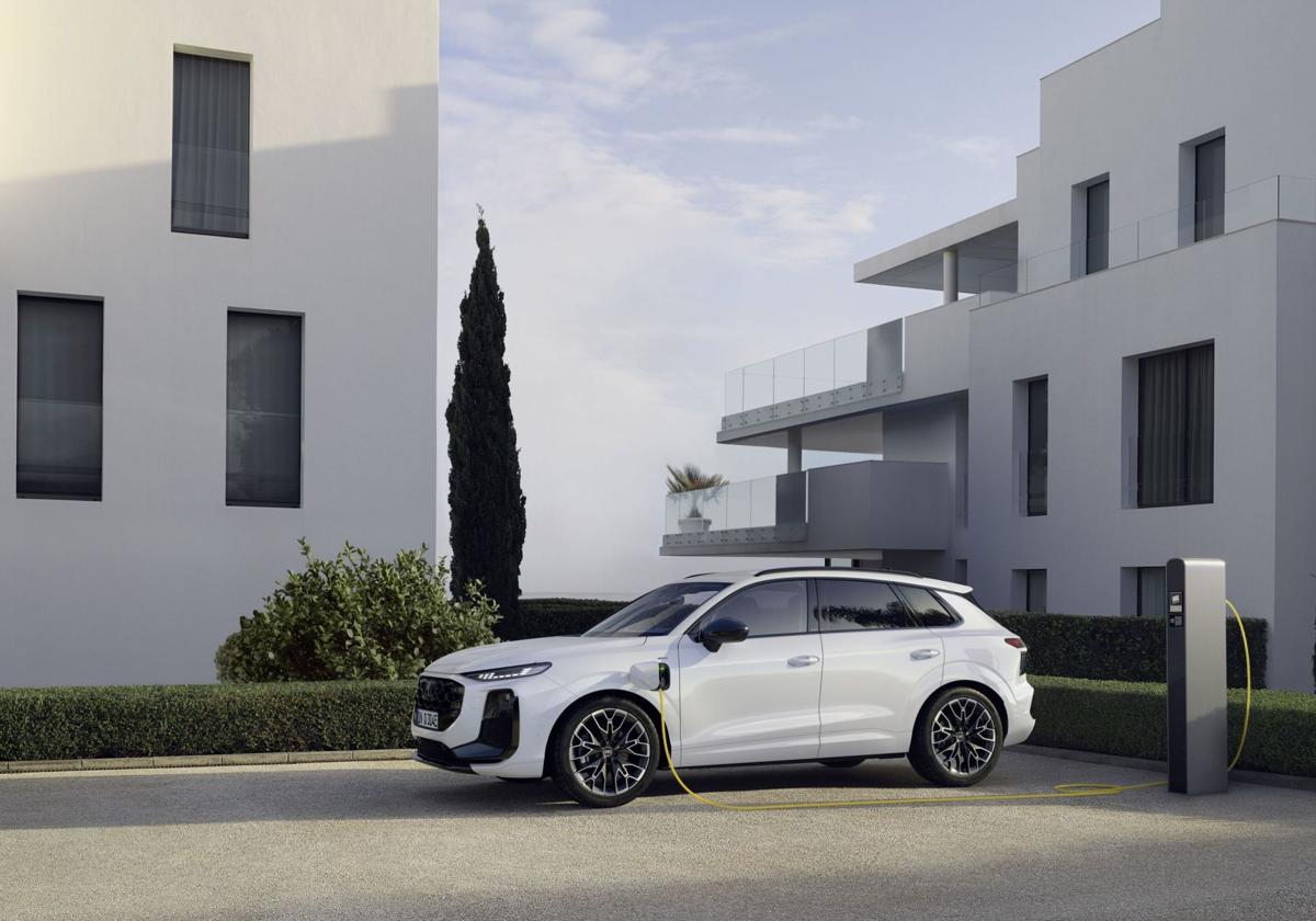El precio del nuevo Audi Q3 E-HYBRID parte de los 56.090 euros.
