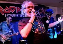 Muere Paul Mario Day, vocalista original de Iron Maiden que fue expulsado a los 10 meses por «falta de carisma»