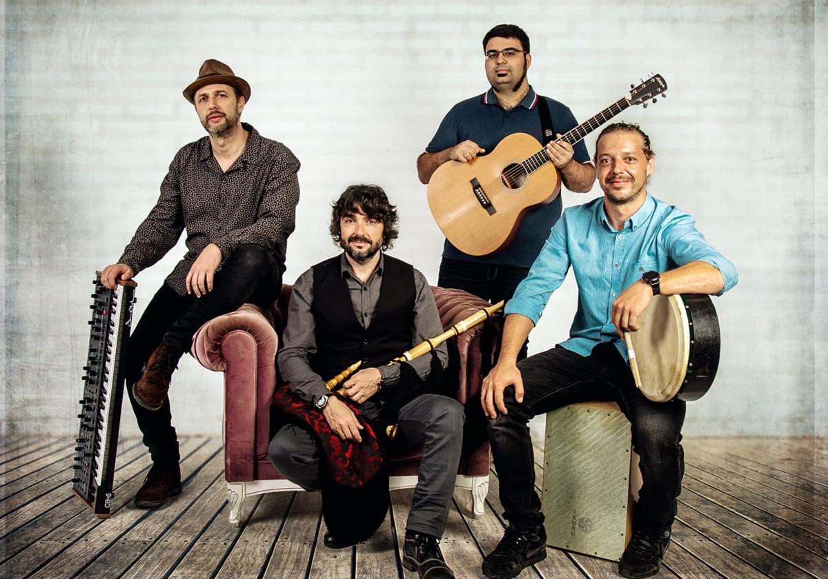 José Manuel Tejedor con su banda a la que se sumarán otros invitados en su concierto del Arcu Atlánticu.
