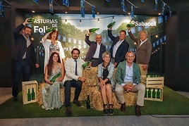 Vamos a echar un culín.De pie, Alberto Suárez, María JoséPlatero, Pablo Junceda, Félix Baragaño y Álvaro Alonso. Sentados, María y Álvaro Platero, Yolanda Calero y Pedro López Ferrer.