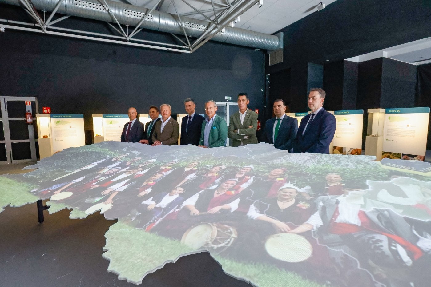 Videomapping para degustar Asturias.Javier Gayol, Juan Carlos Martín, Álvaro ALonso, Marcos González,Pedro López, Rafael Álvarezy Jorge Sariego.