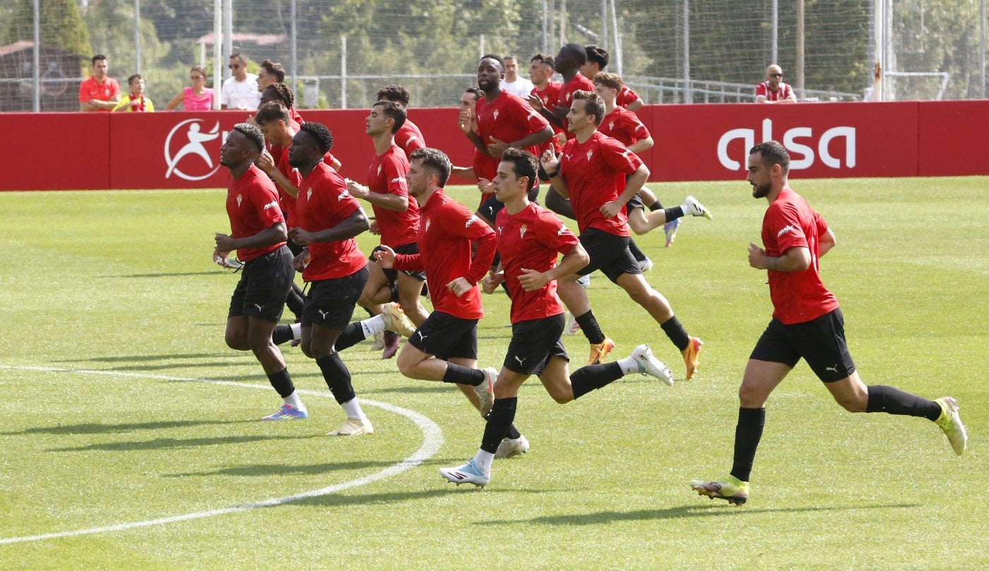 En primer término, Gaspar Campos y Guille Rosas, los dos jugadores de la actual plantilla con más partidos con el Sporting.