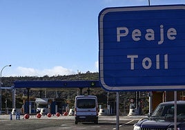 Peaje de la autopista del Huerna, en La Magdalena.