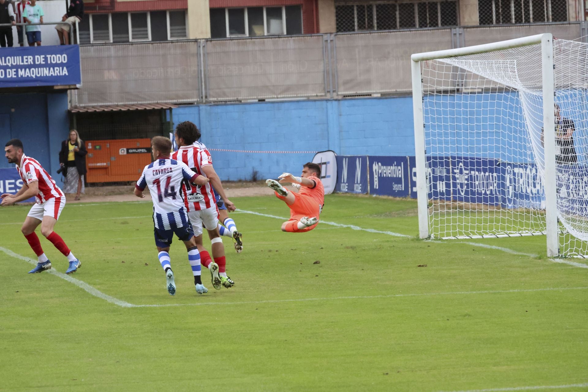Las mejores imágenes del Real Avilés - Sporting de Gijón
