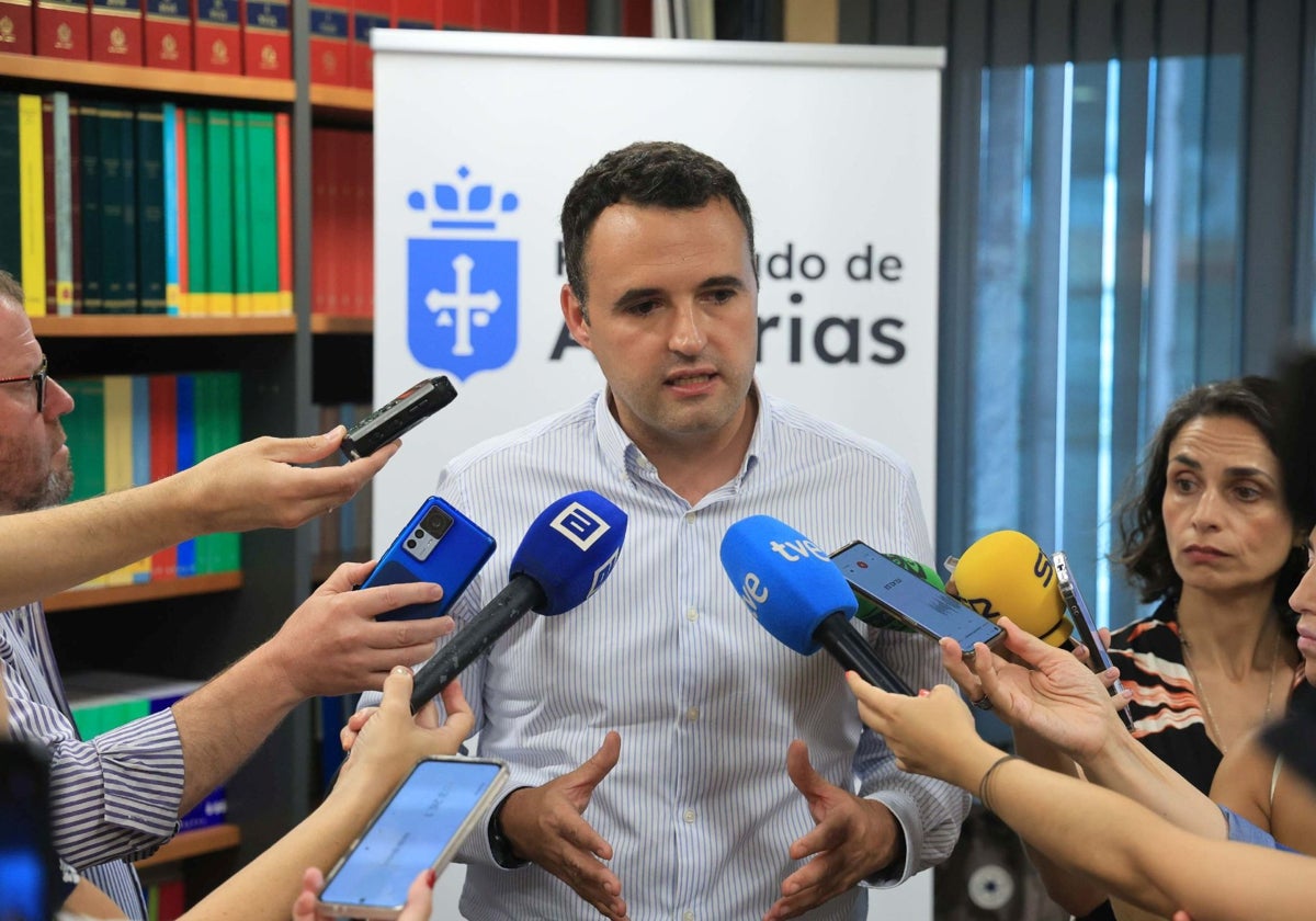 El consejero de Hacienda y portavoz del Principado, Guillermo Peláez.