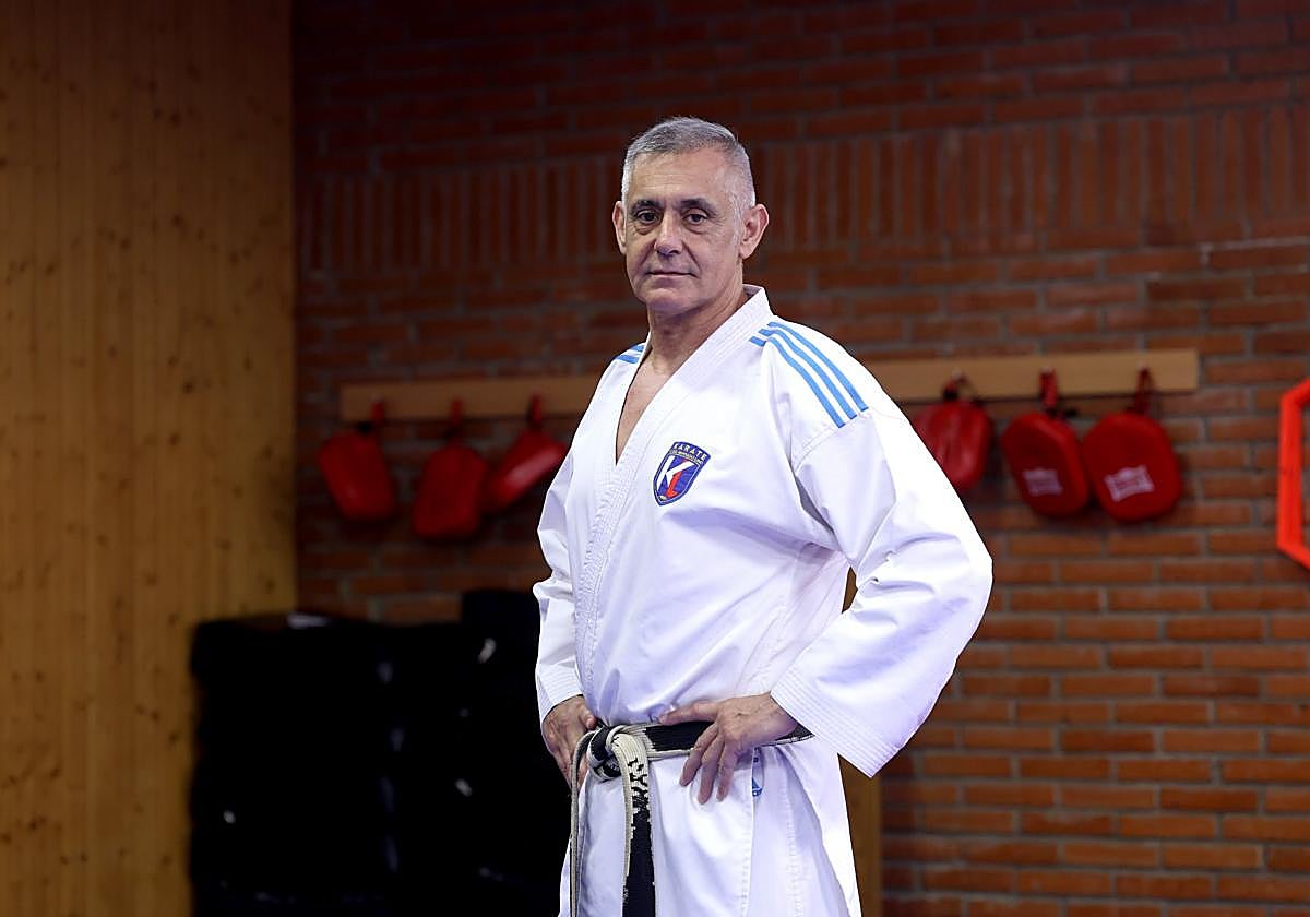 Lino Gómez, en su gimnasio de Oviedo.