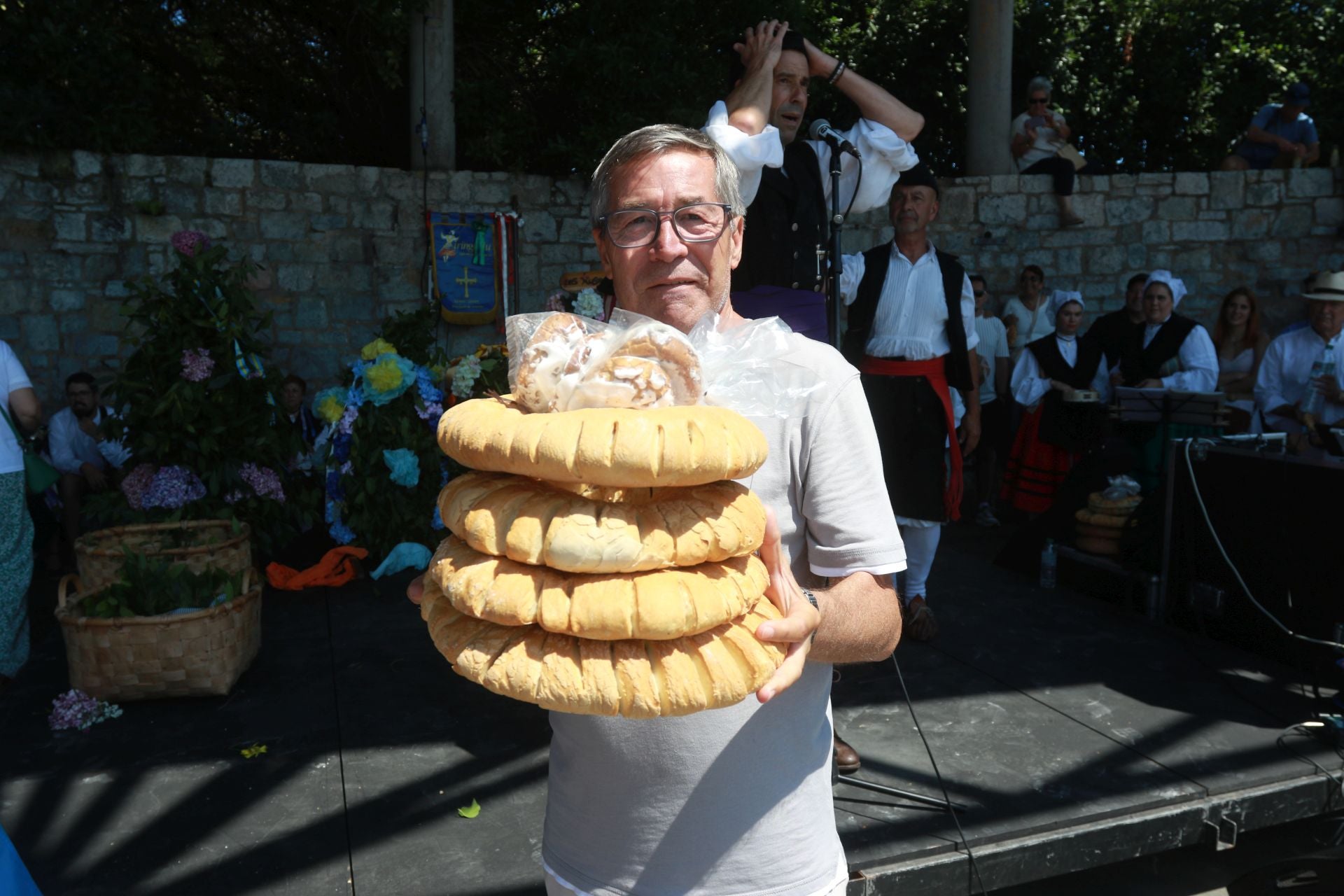 Juegos tradicionales y desfile por el Día de Asturias en Gijón