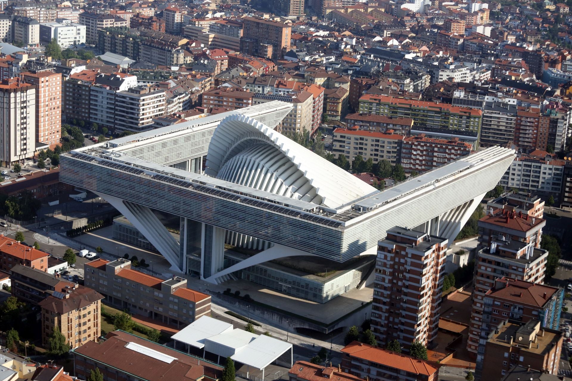 Así se ve Oviedo desde el helicóptero de la Policía Nacional