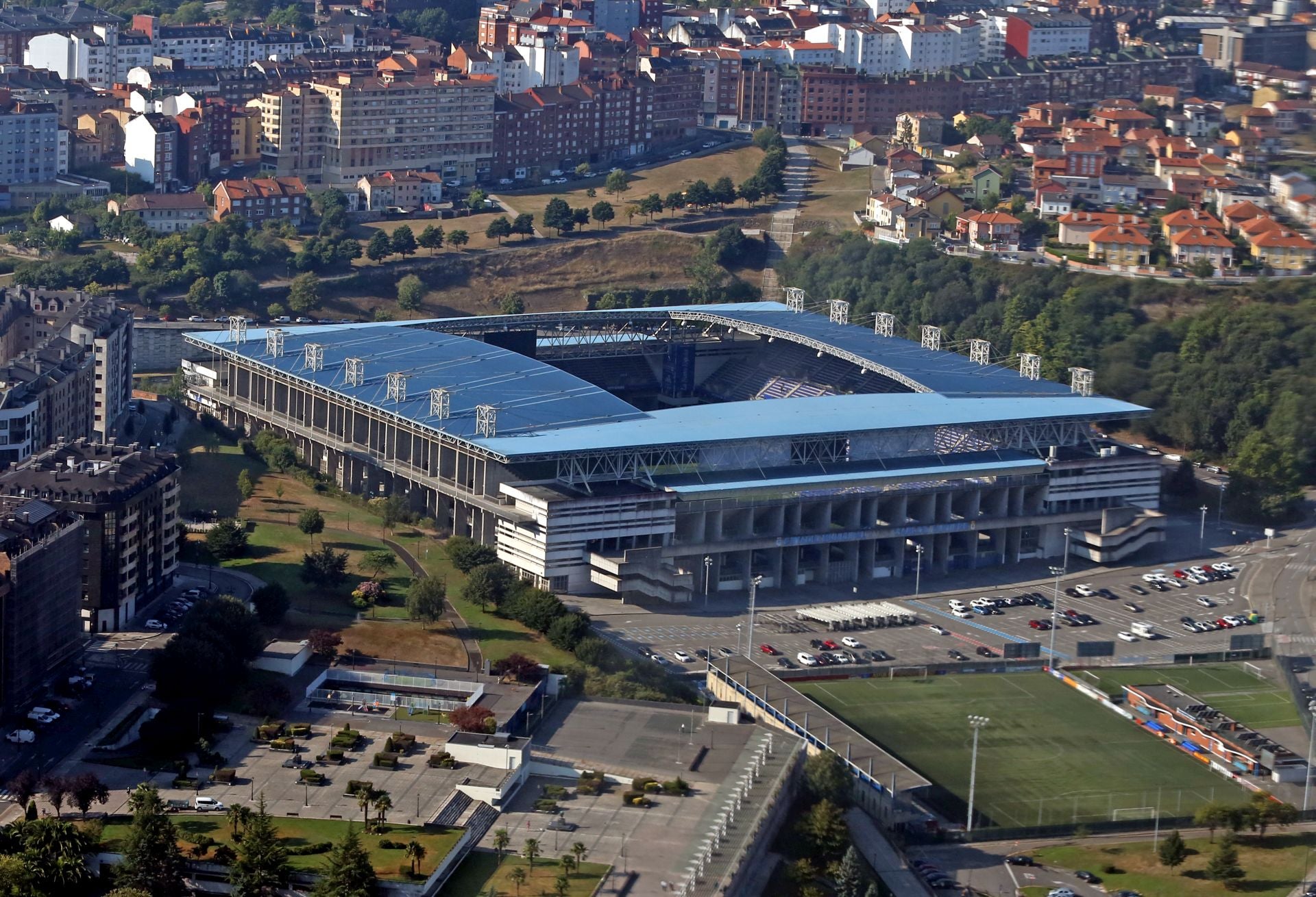 Así se ve Oviedo desde el helicóptero de la Policía Nacional