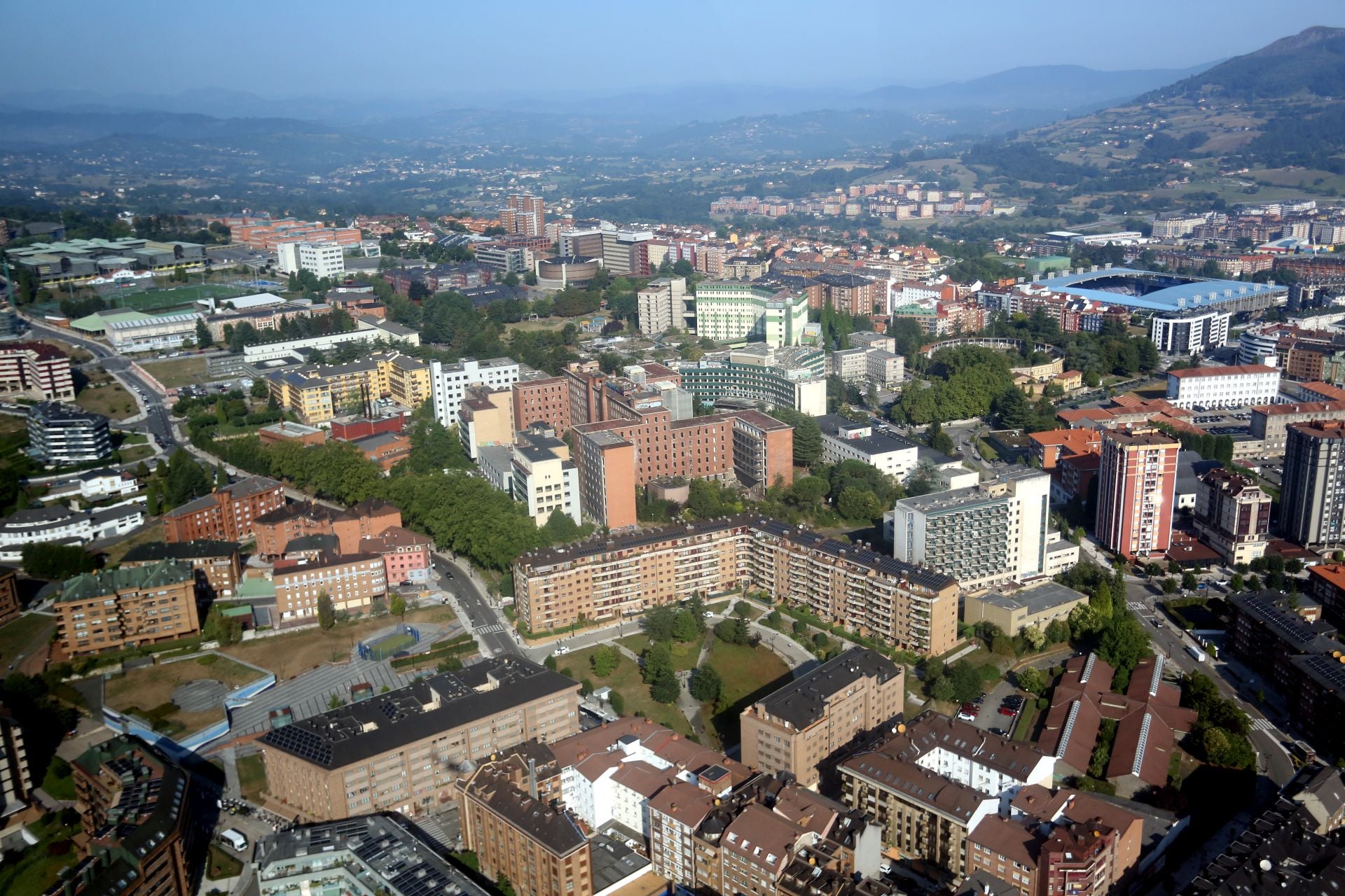 Así se ve Oviedo desde el helicóptero de la Policía Nacional