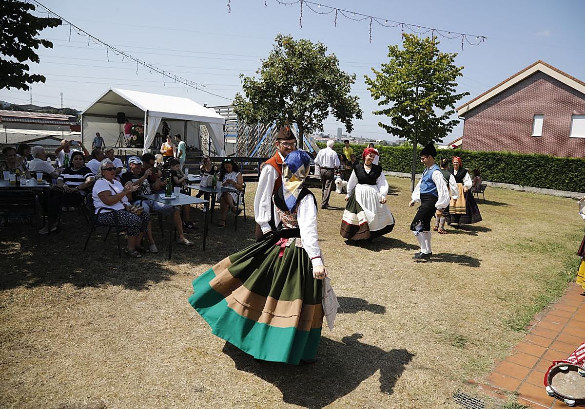 Rifa del ramu en las fiestas de San Julián de Roces.
