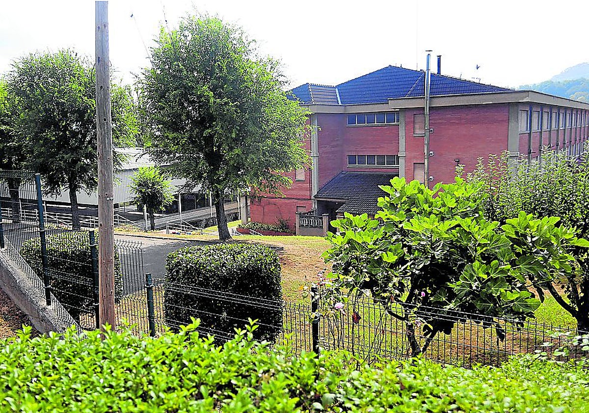 Imagen principal - Las escuelinas del colegio Miaja y el Villar de Trubia añadirán otras cuatro aulas más a la red regional