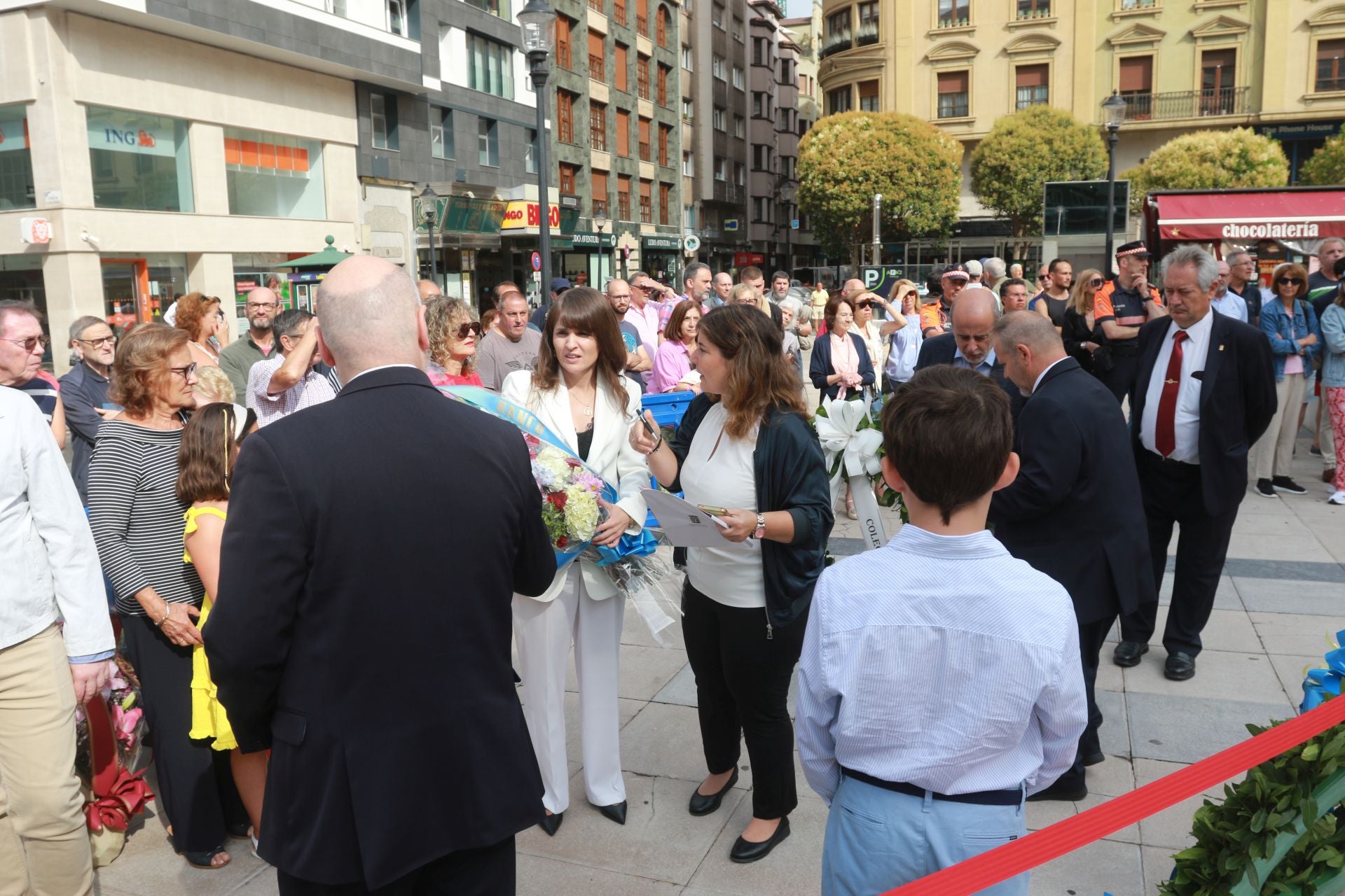 Así ha sido la ofrenda floral a Jovellanos en Gijón