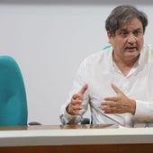 El concejal Alejandro Suárez, durante la rueda de prensa.