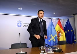 El consejero de Hacienda, Guillermo Peláe,z momentos antes de una rueda de prensa.