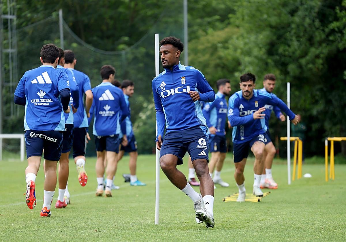 Hassan, en un entrenamiento del Real Oviedo.