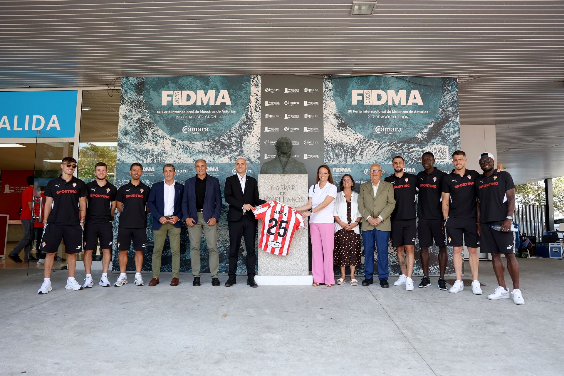 El Sporting de Gijón disfruta de la Feria de Muestras de Asturias