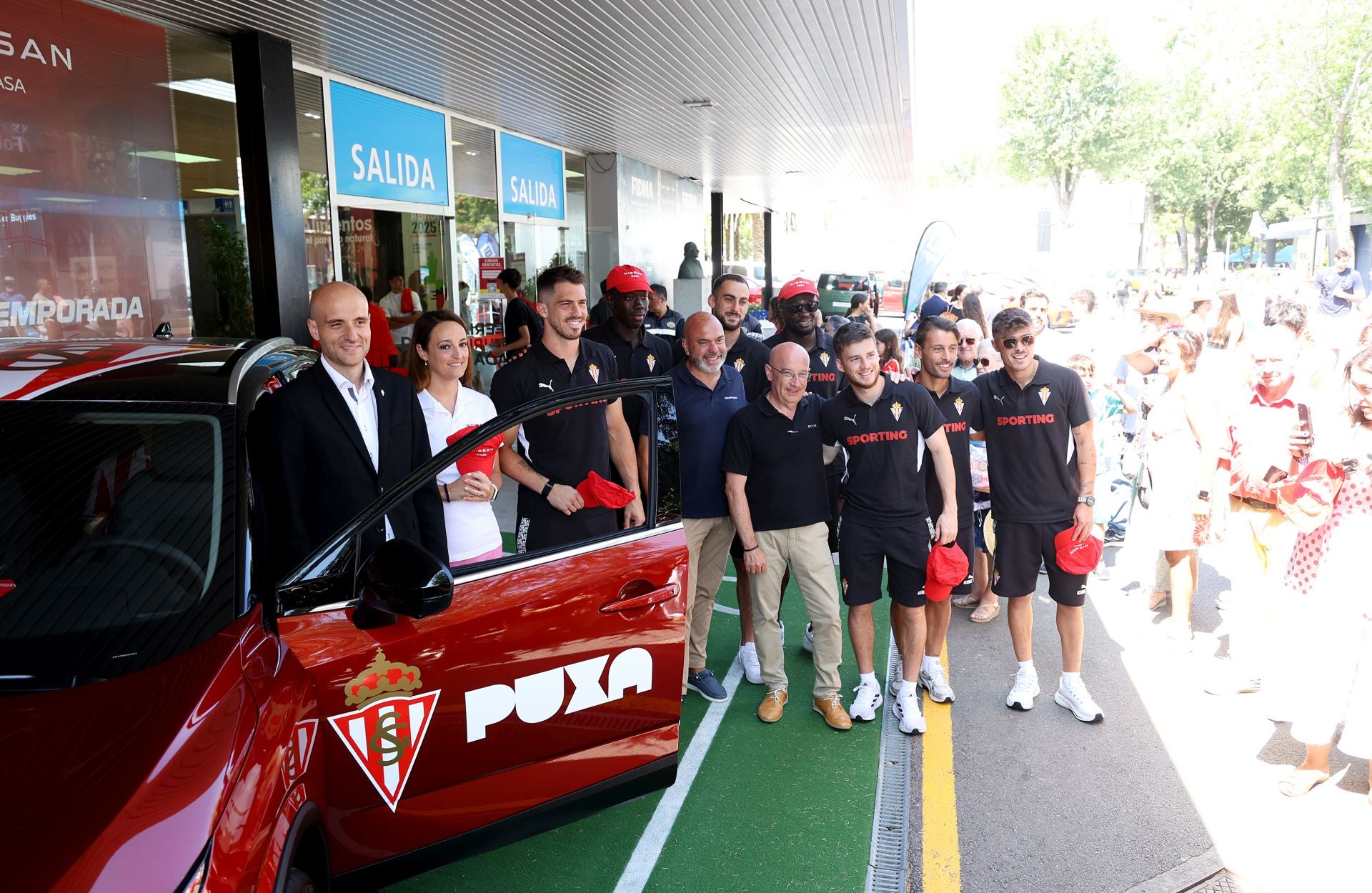 El Sporting de Gijón disfruta de la Feria de Muestras de Asturias