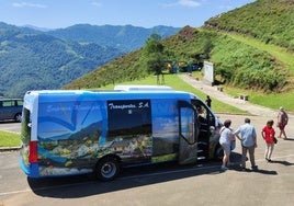 El autobús turístico de Mieres.