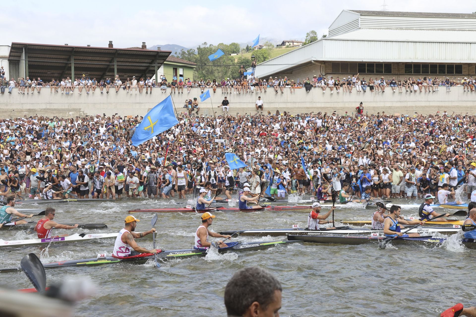 Así fue el desfile del Descenso del Sella 2025. ¡Búscate en las fotos!