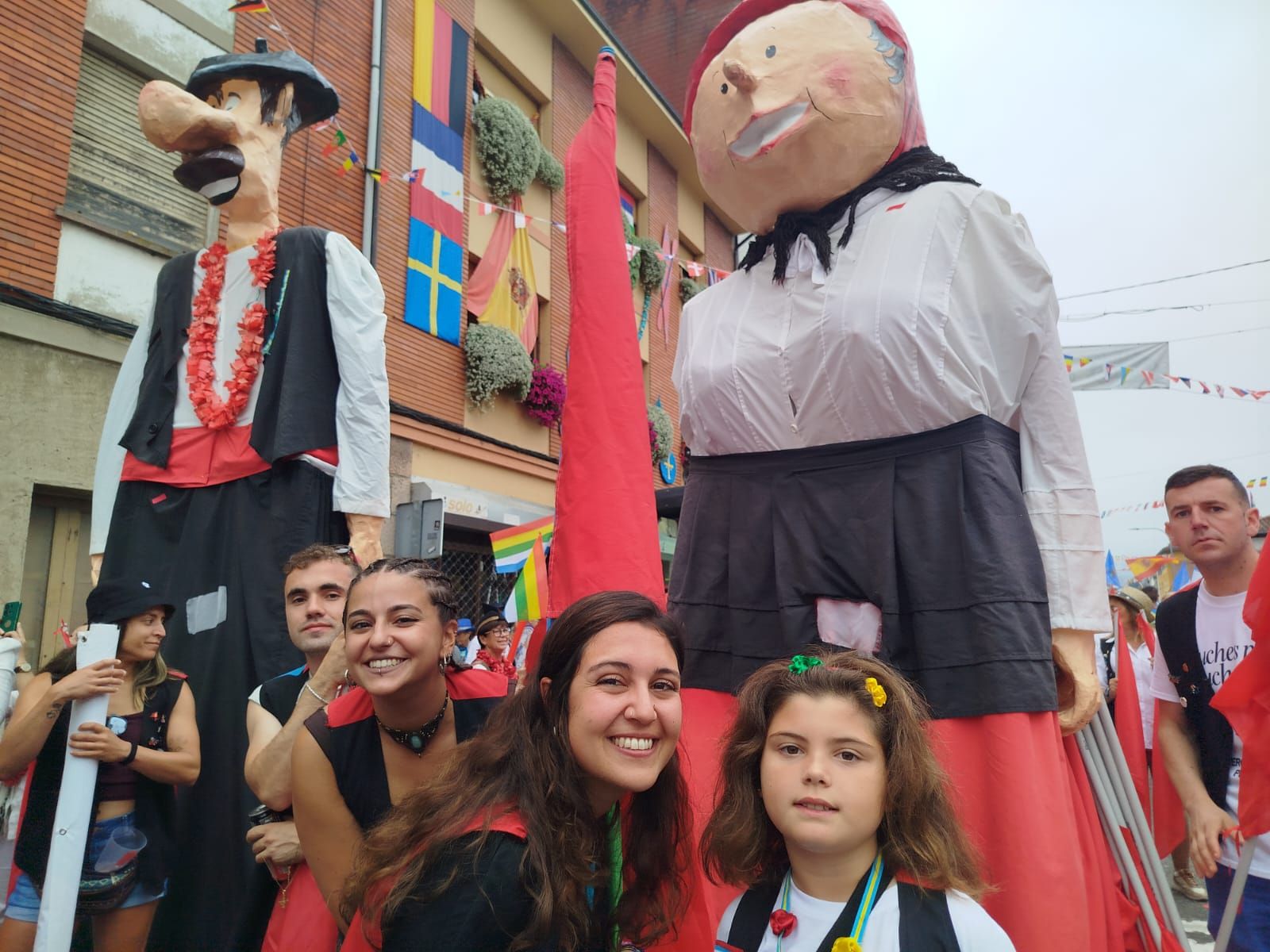 Así fue el desfile del Descenso del Sella 2025. ¡Búscate en las fotos!