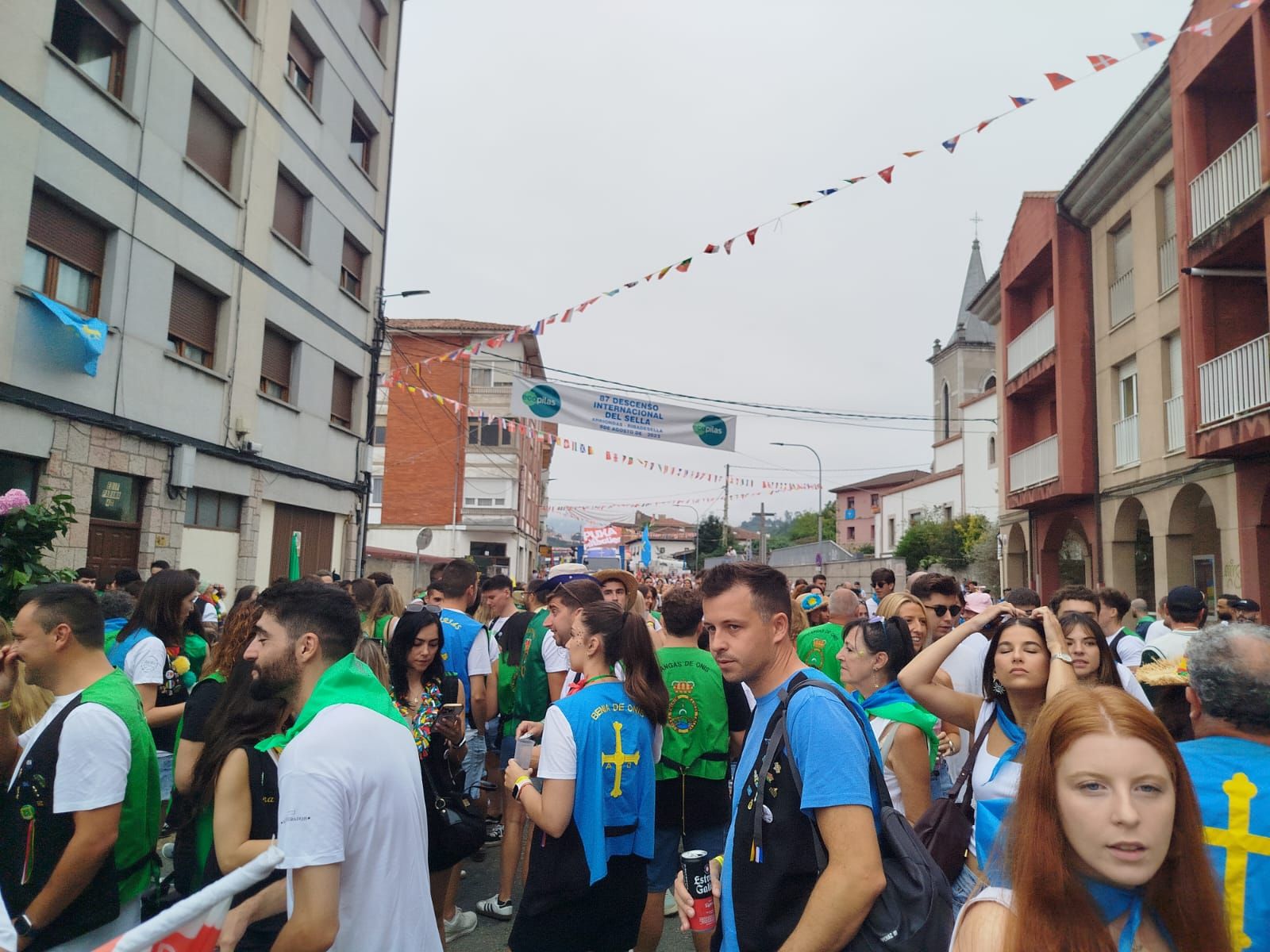 Así fue el desfile del Descenso del Sella 2025. ¡Búscate en las fotos!