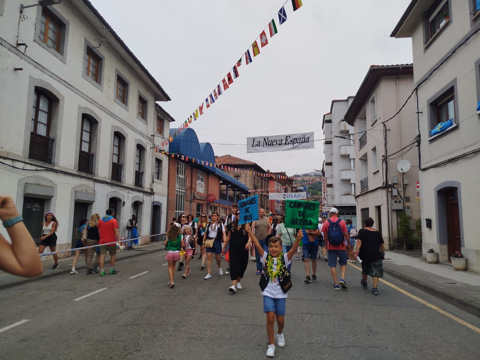 Así fue el desfile del Descenso del Sella 2025. ¡Búscate en las fotos!