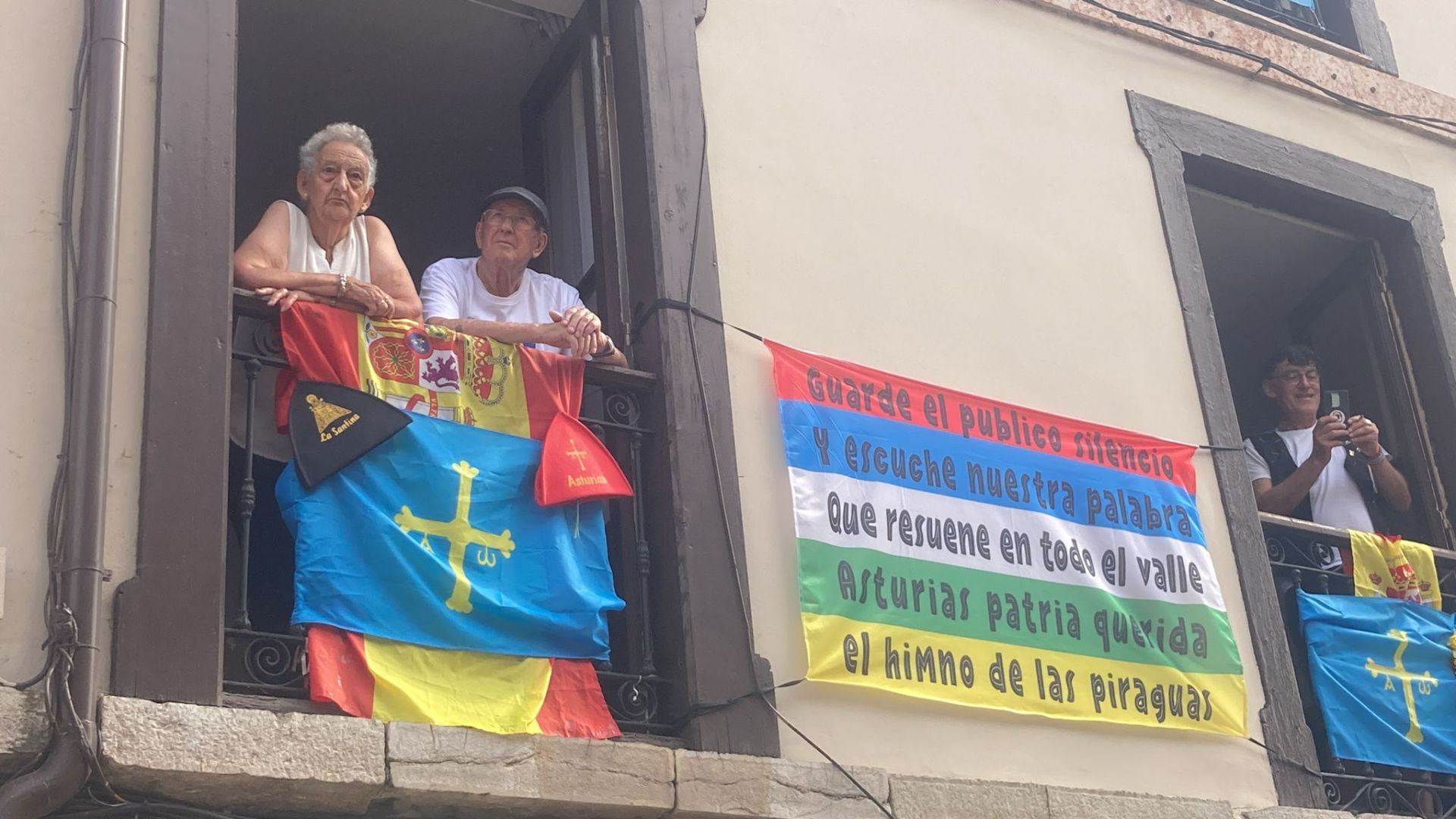 Así fue el desfile del Descenso del Sella 2025. ¡Búscate en las fotos!