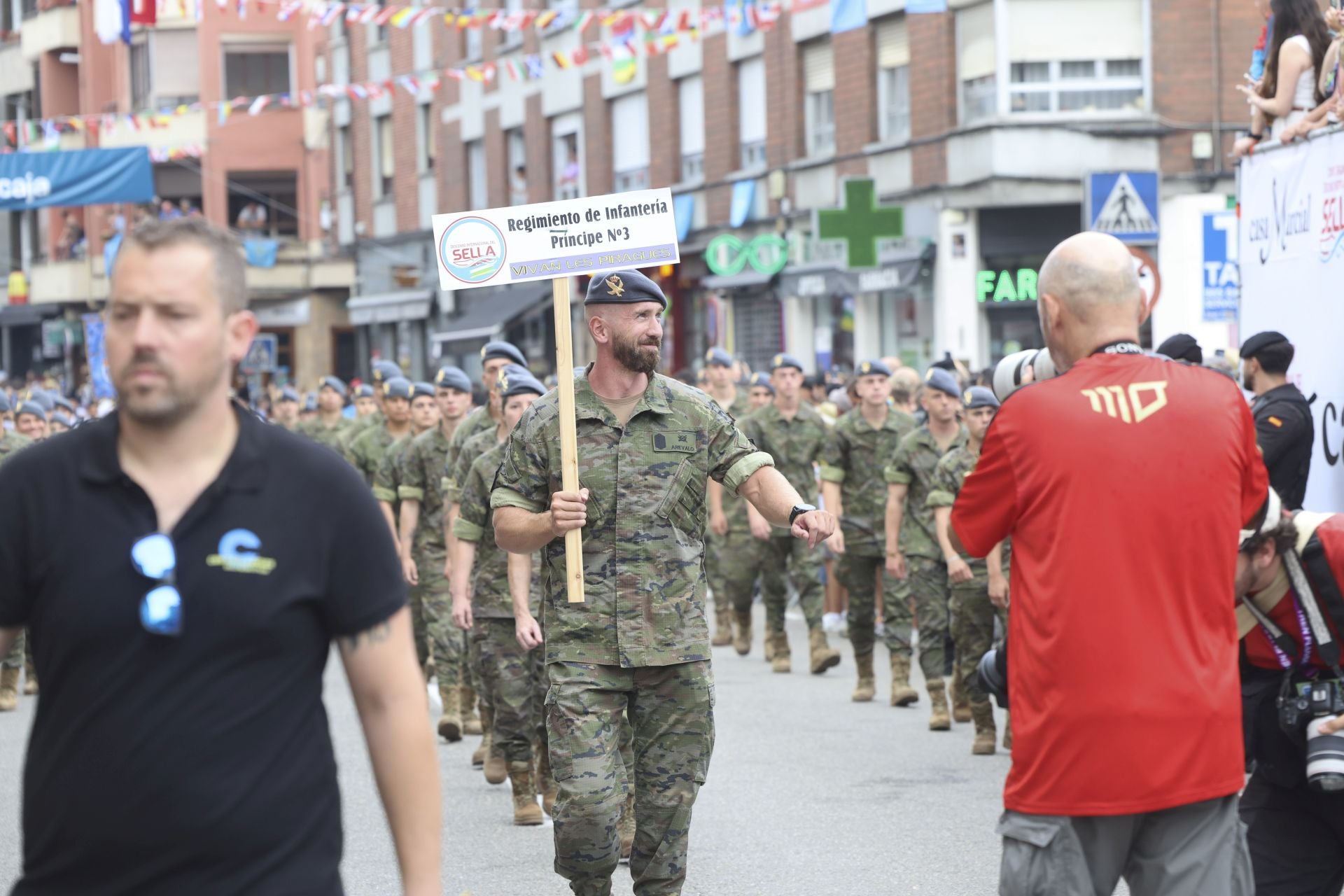 Así fue el desfile del Descenso del Sella 2025. ¡Búscate en las fotos!