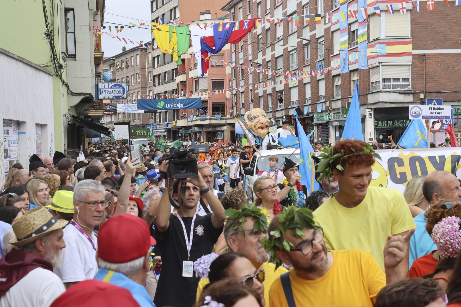 Así fue el desfile del Descenso del Sella 2025. ¡Búscate en las fotos!