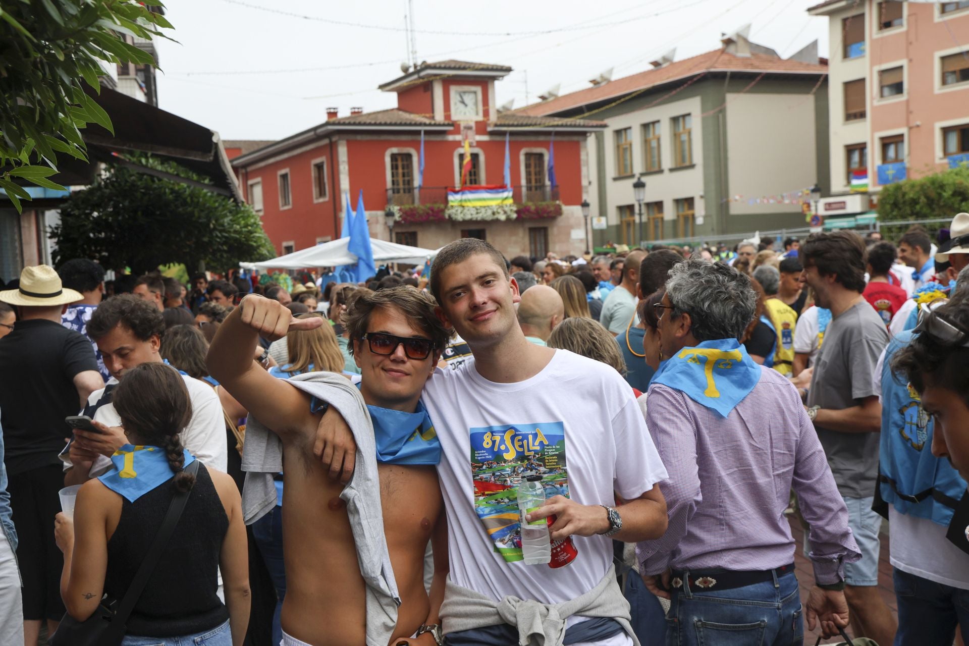 Así fue el desfile del Descenso del Sella 2025. ¡Búscate en las fotos!