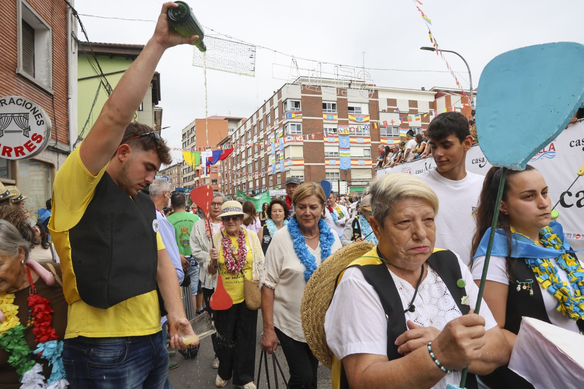 Así fue el desfile del Descenso del Sella 2025. ¡Búscate en las fotos!