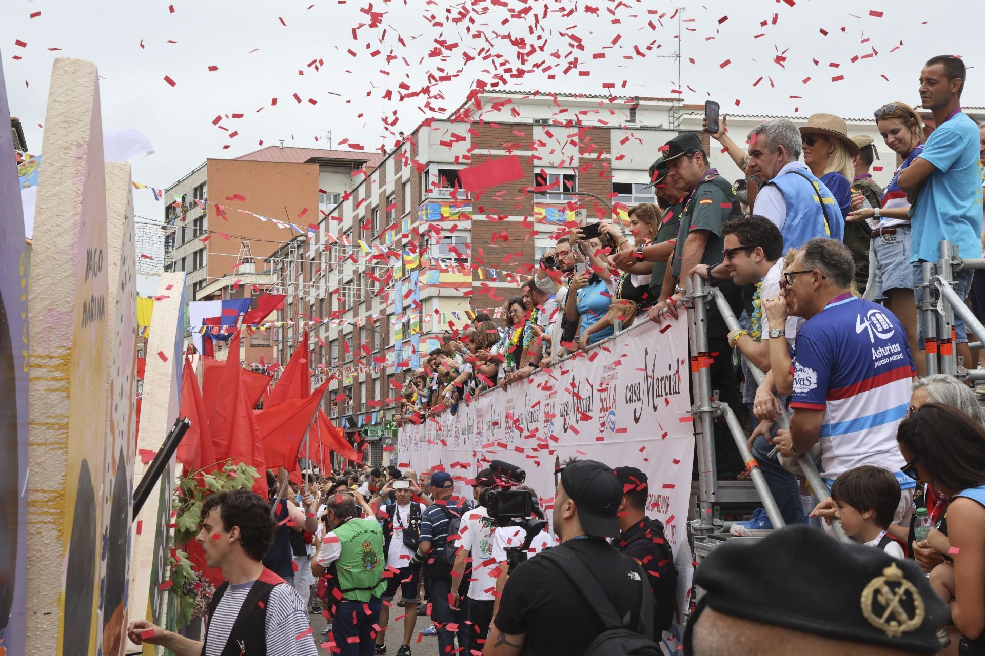 Así fue el desfile del Descenso del Sella 2025. ¡Búscate en las fotos!