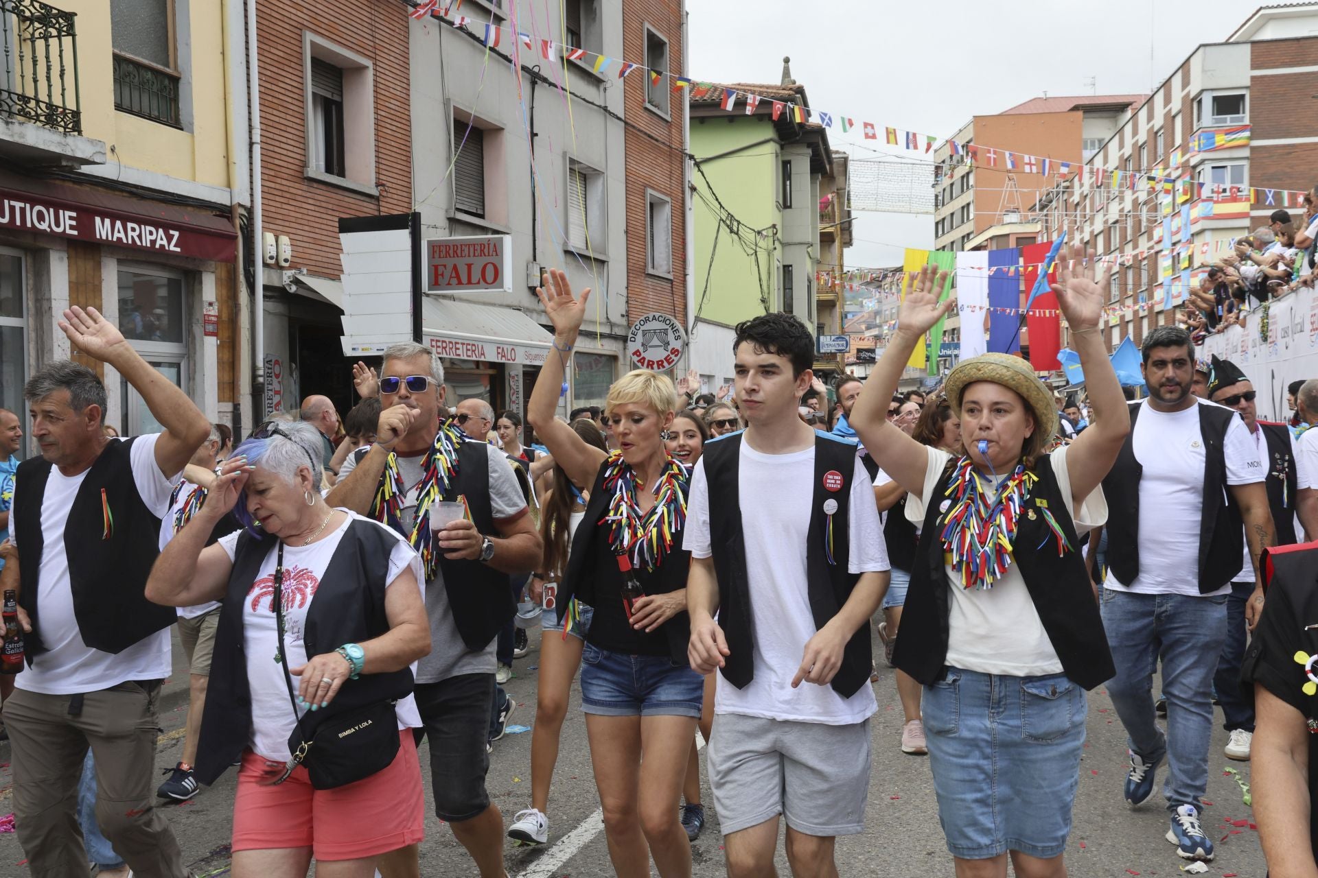 Así fue el desfile del Descenso del Sella 2025. ¡Búscate en las fotos!