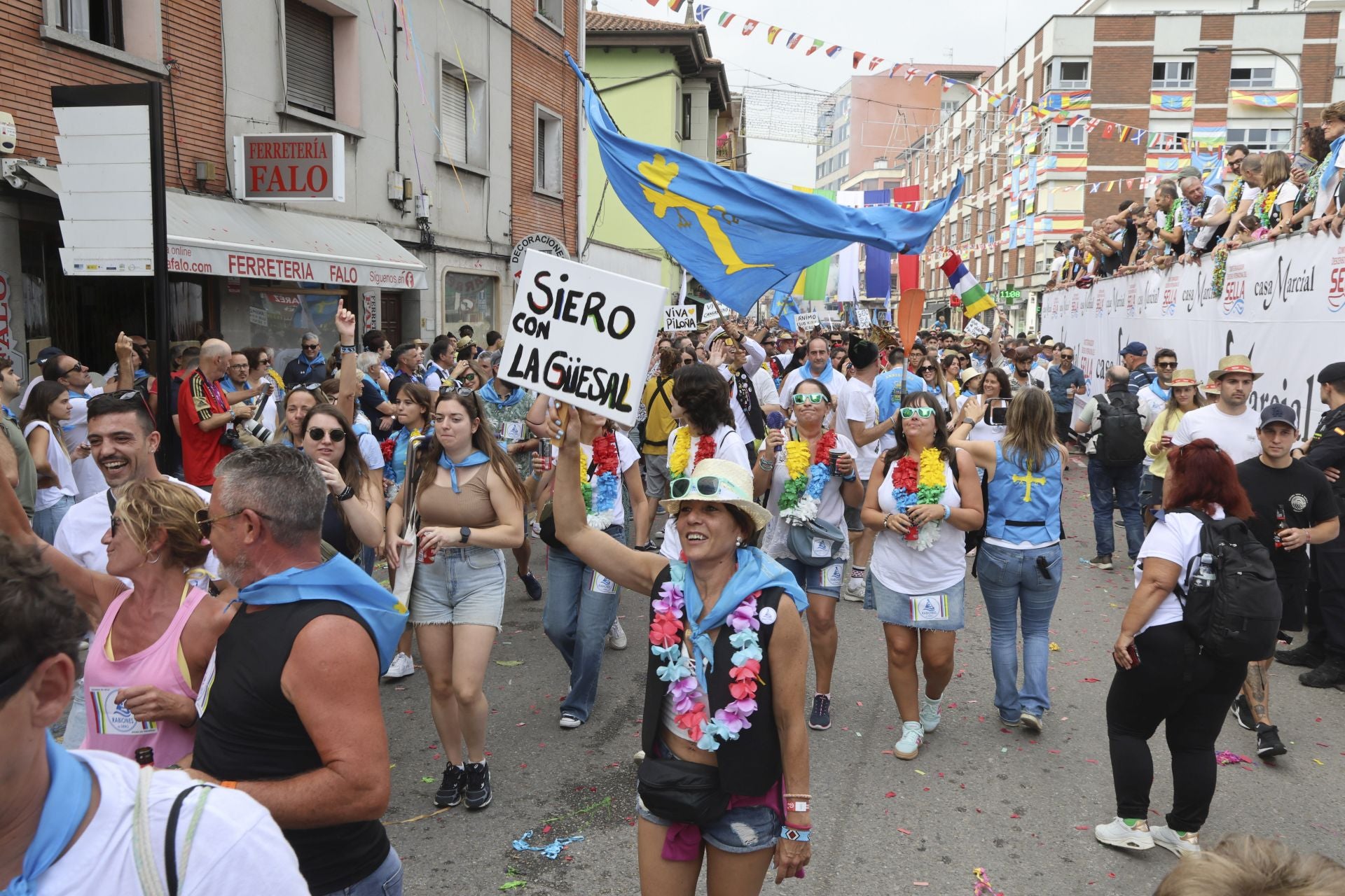 Así fue el desfile del Descenso del Sella 2025. ¡Búscate en las fotos!