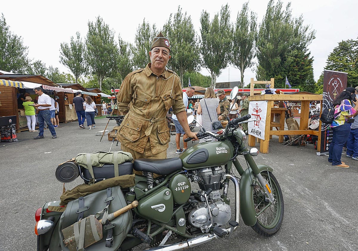 Imagen principal - Duelos a espada en la Feria de Muestras