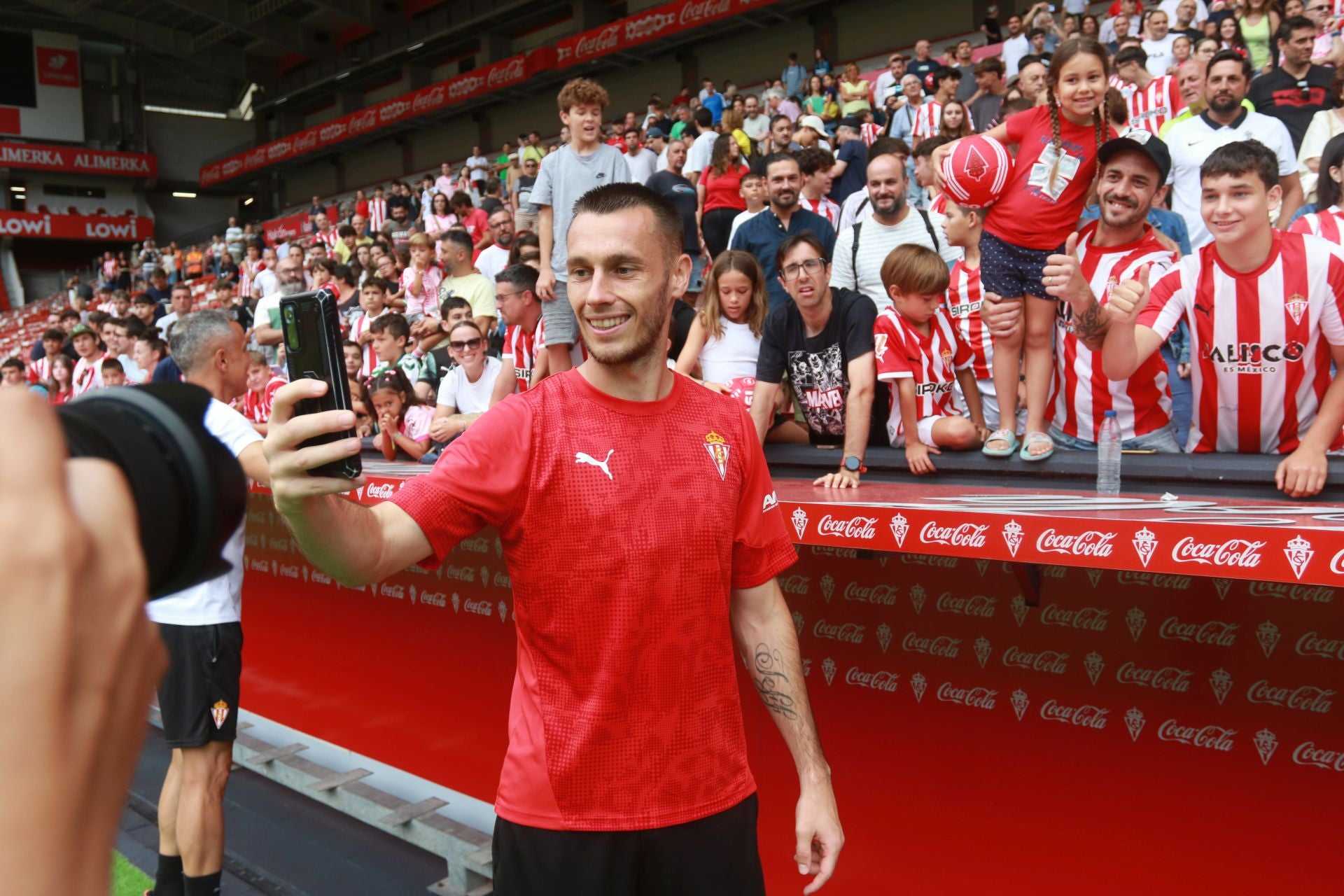 Entrenamiento del Sporting de Gijón con una gran sorpresa