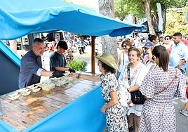 Degustación de quesos en el pabellón de Langreo, con el maestro quesero Aitor Vega.