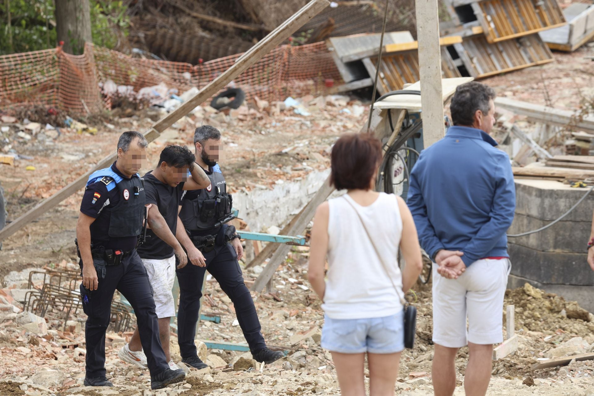 Detenido tras subirse a una grúa de obra de 30 metros en Montevil, en Gijón