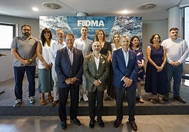 Félix Baragaño, Ignacio Villaverde y Pedro López Ferrer junto a Rubén Rodríguez y Begoña Menéndez de la agencia Neozink, y los embajadores Amalio Telenti,Bruno Vega, Sonia G. Solares,Sara Suárez, Sabel Noega, Ana Quijada y Pablo Arboleya antes de dar comienzo el acto institucional en la sala mirador de la Feria.