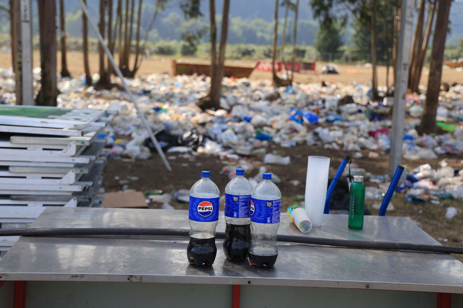 El día después del Xiringüelu: así ha quedado el prau Salcéu