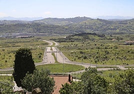 Terrenos de la ZALIA, en San Andrés de los Tacones, vistos desde el Monte Areo.