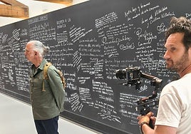 El periodista Juan Ramón Lucas grabó en la el museo de la Mina de Arano el documental.