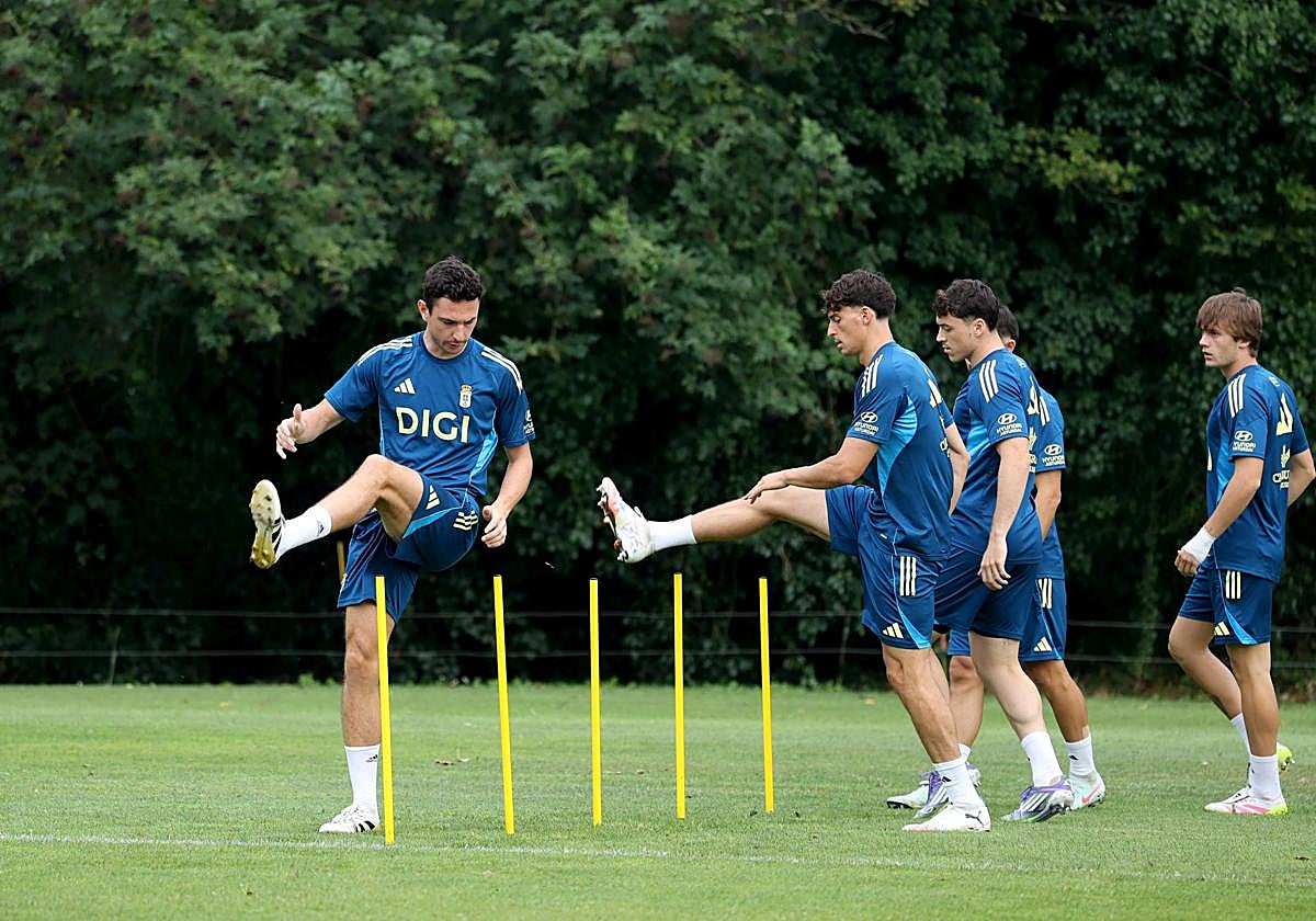 El entrenamiento del Real Oviedo de este martes, 12 de agosto, en fotos