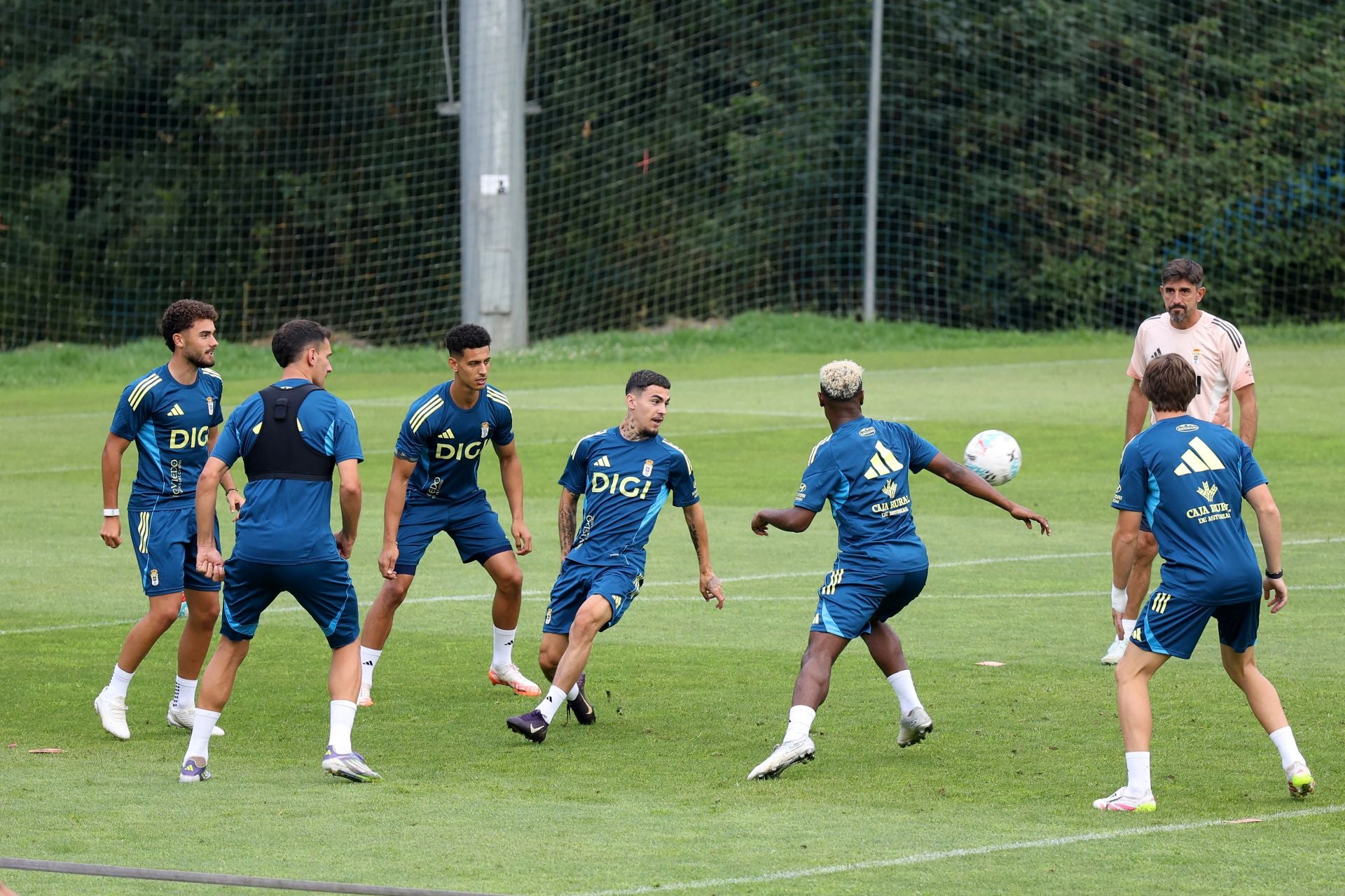 El entrenamiento del Real Oviedo de este martes, 12 de agosto, en fotos